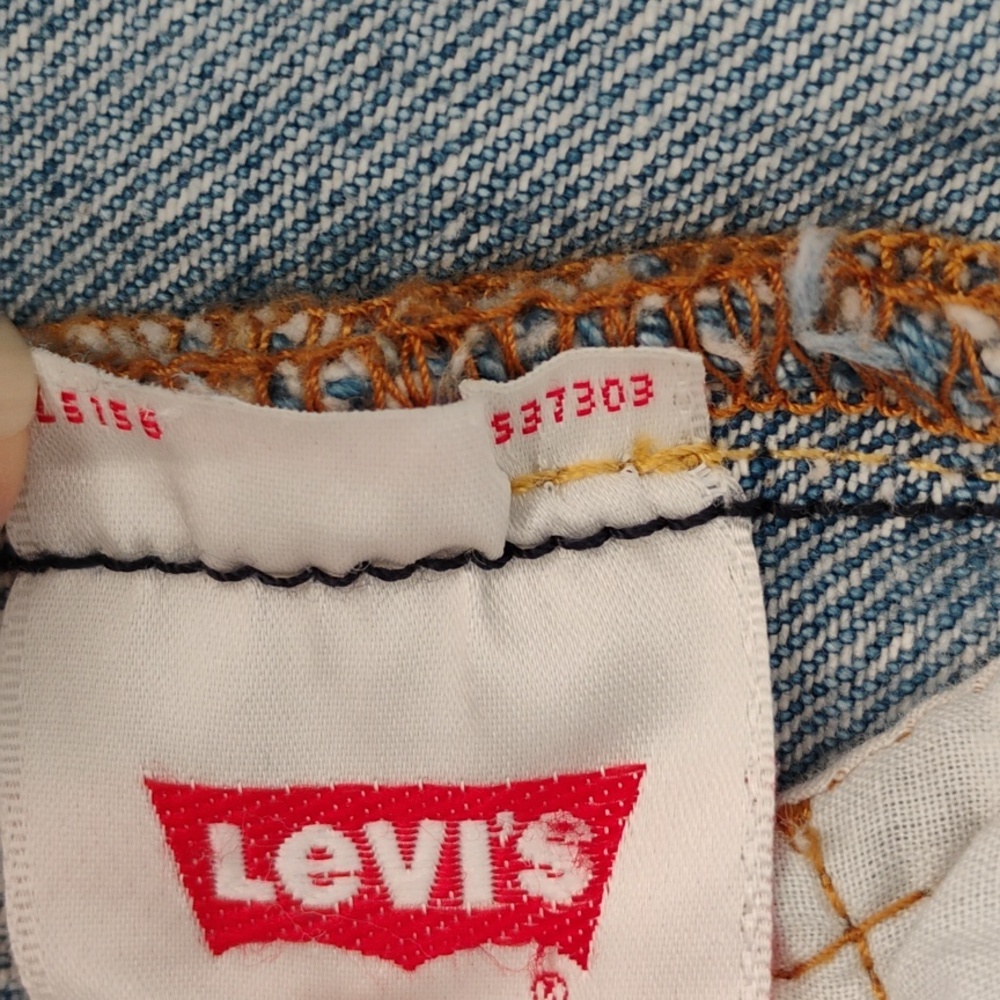 Levis 501 Original Shorts Distressed High-Rise Medium Wash Shorts Waist Size 30 - Picture 11 of 11